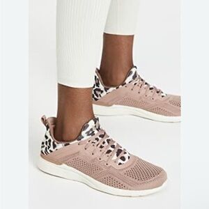 New APL Techloom Tracer Blush Pink size 8